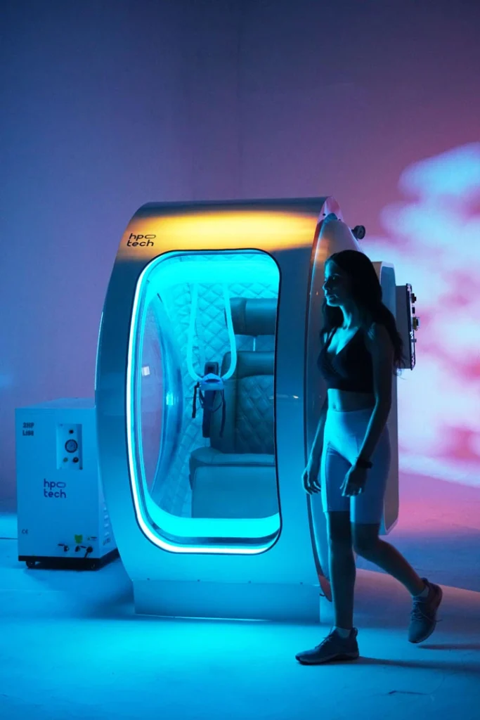 ZEUGMA hard-shell hyperbaric oxygen chamber